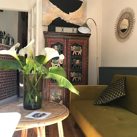 Au Nain Rouge Vintage De Charme *